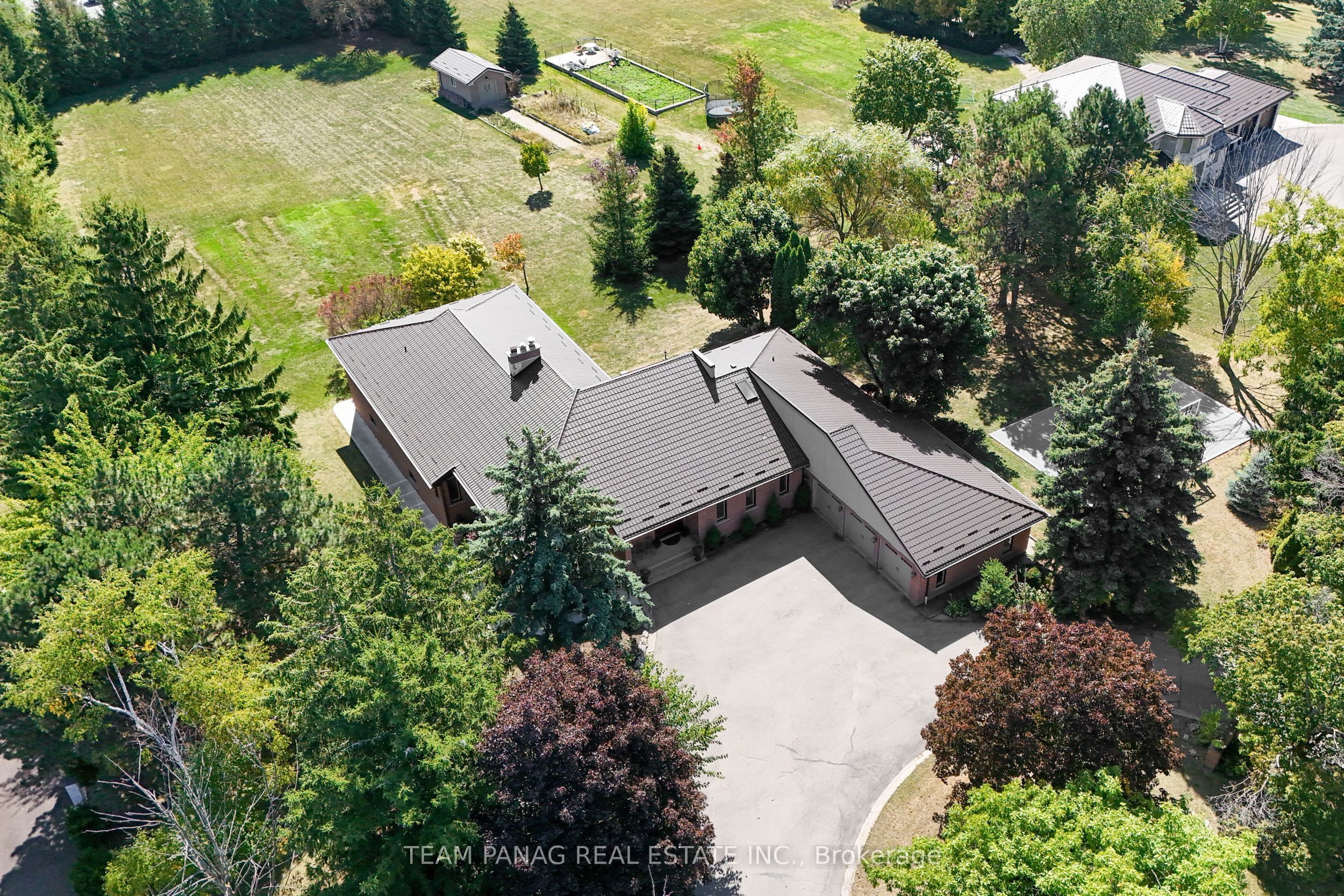6 Leone Lane