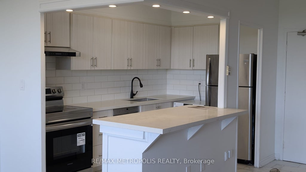 Photo of 5 Massey Square #607, Toronto, ON M4C 5L6 (MLS # E13797894)
