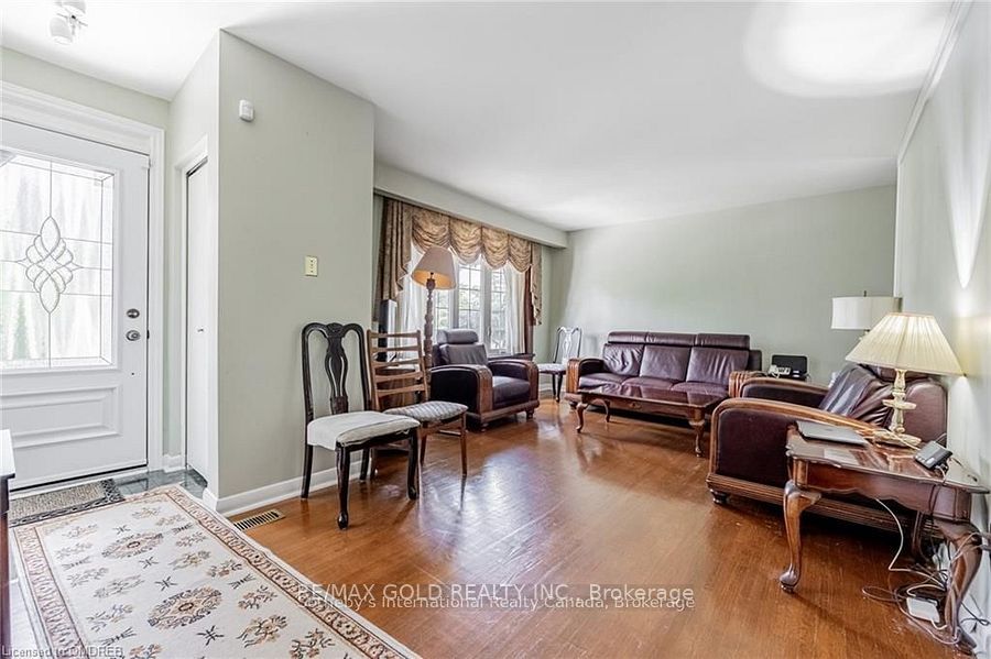 545 SANDBROOK Road