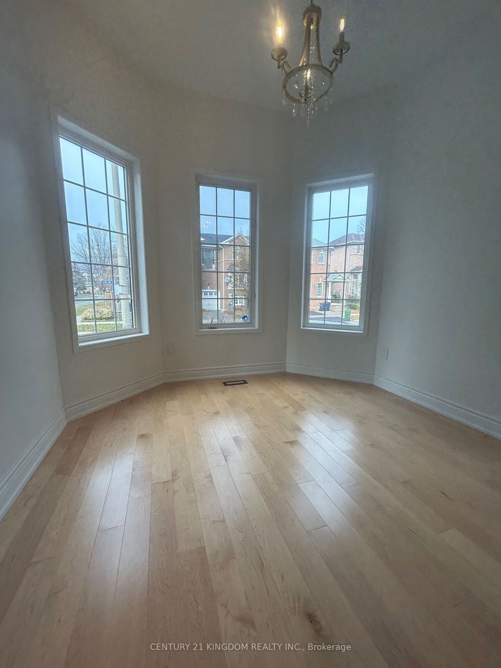 Photo of 1 Seton Park Road, Toronto, ON M3C 3Z7 (MLS # C12780766)