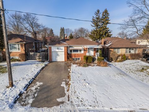 4 Riverlea Drive Toronto ON M9P 2H1