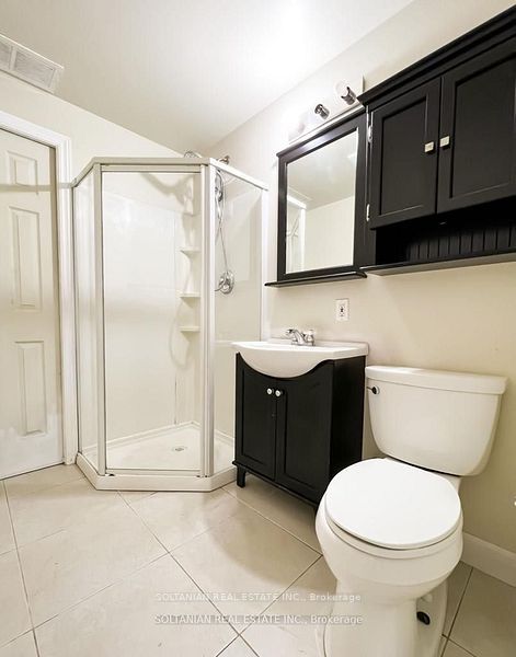 313 Bronte Road E