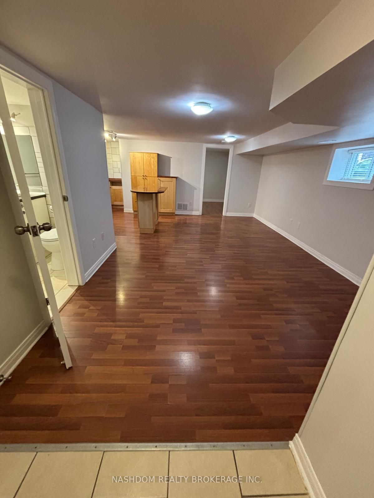 209 Balsam Avenue S Lower