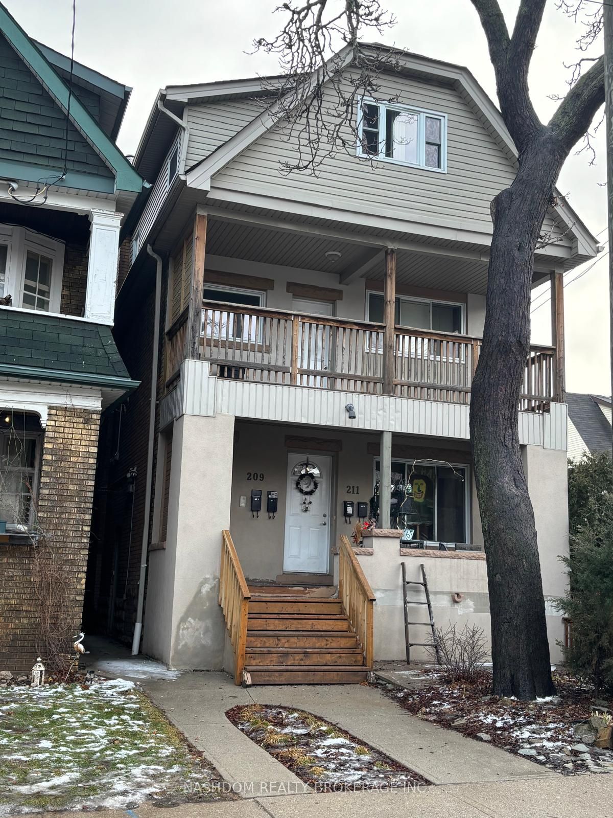 209 Balsam Avenue S Lower