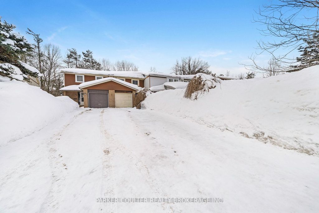 Photo of 69 Burns Circle, Barrie, ON L4N 5J8 (MLS # S12772198)