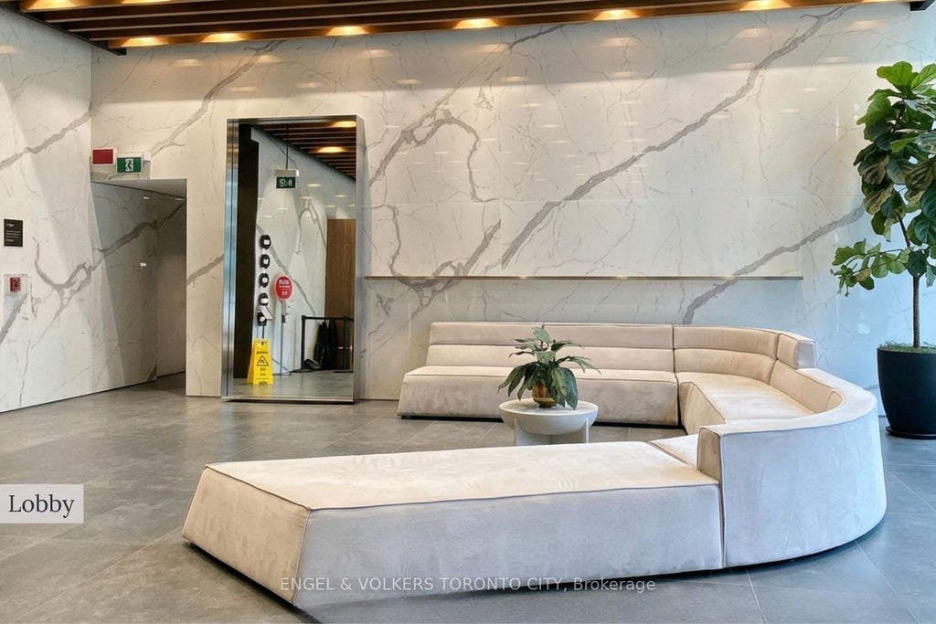 Photo of 161 Roehampton Avenue #4211, Toronto, ON M4P 1P9 (MLS # C13760088)
