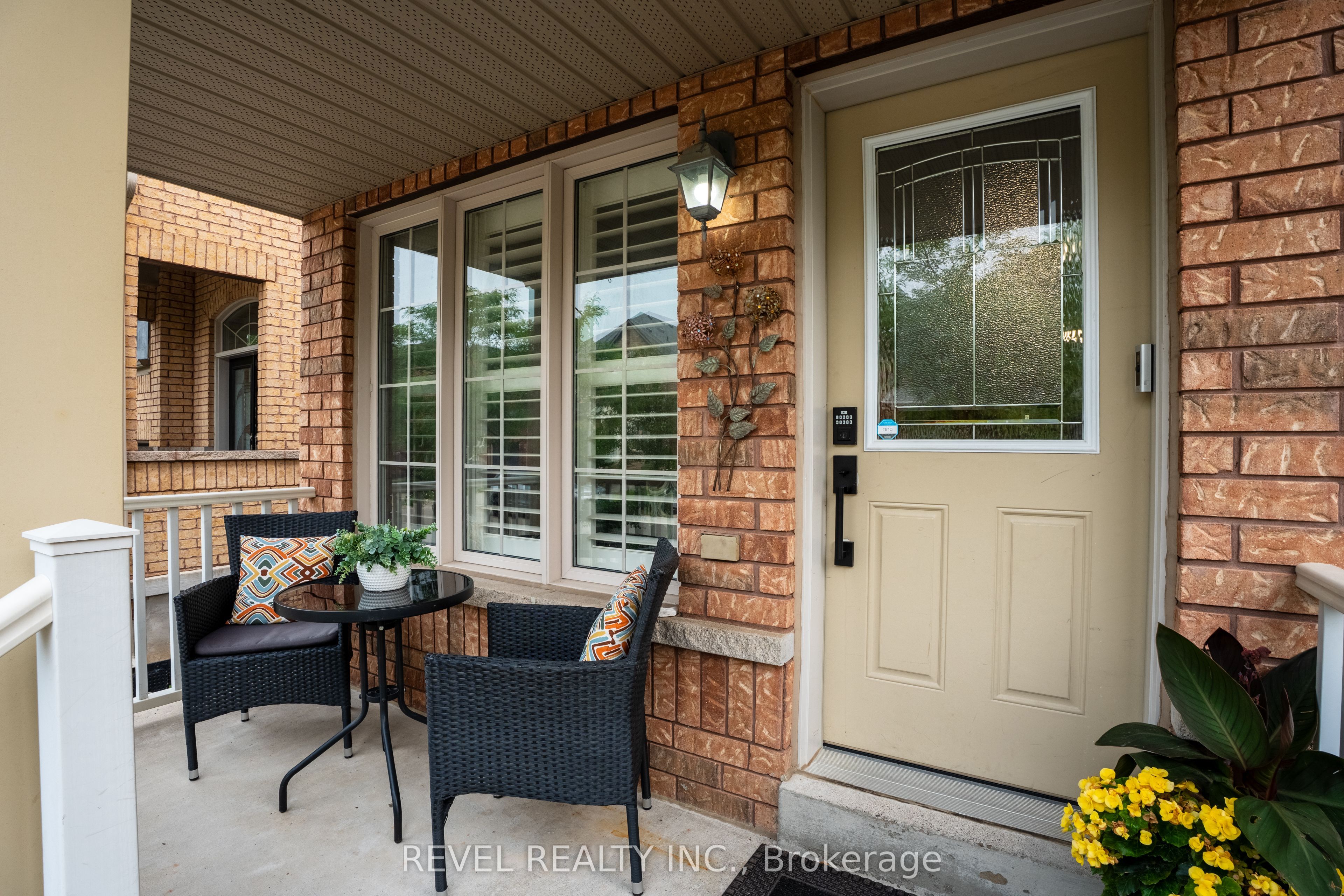 256 Giddings Crescent