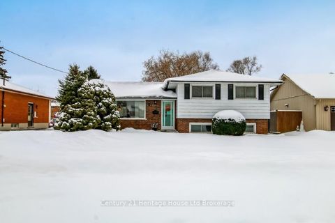 Photo of 876 Isabel Street, Woodstock, ON N4S 2A8 (MLS # X12669110)