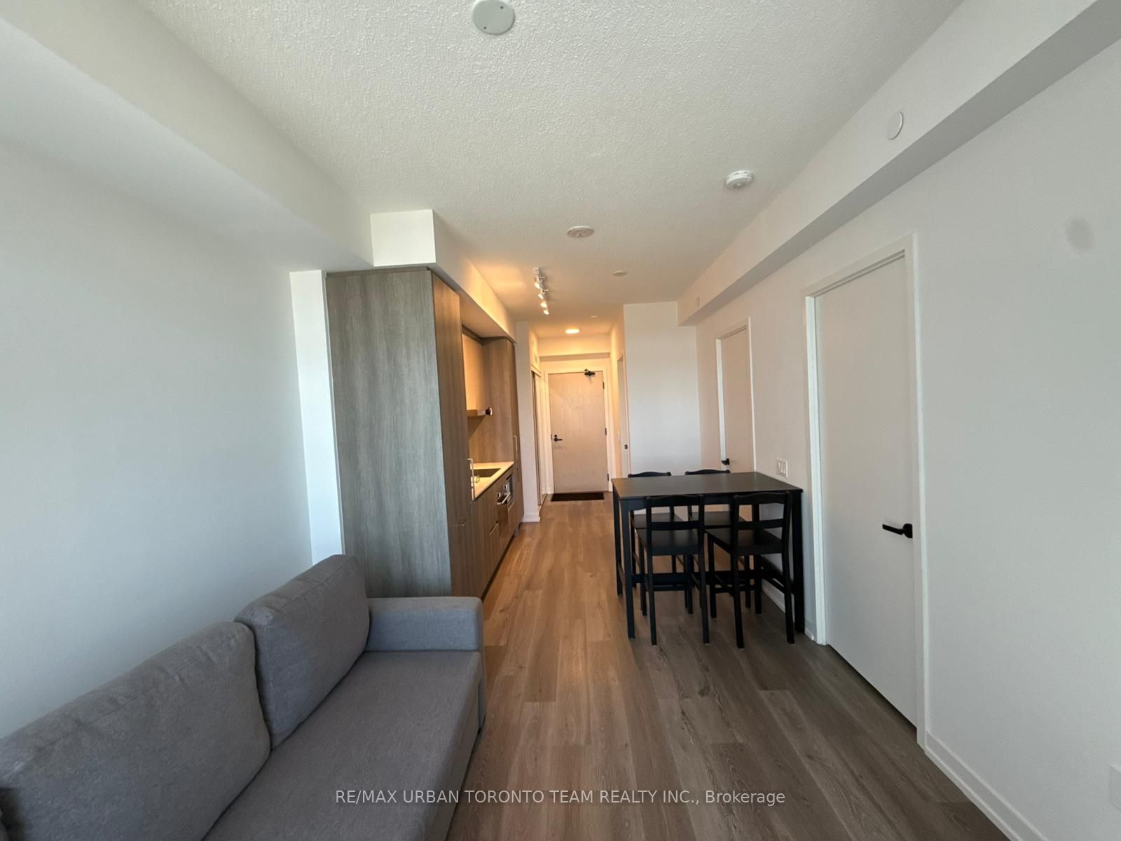 225 Commerce Street 1703
