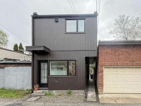 598 Crawford Street Laneway Toronto ON M6G 3K2