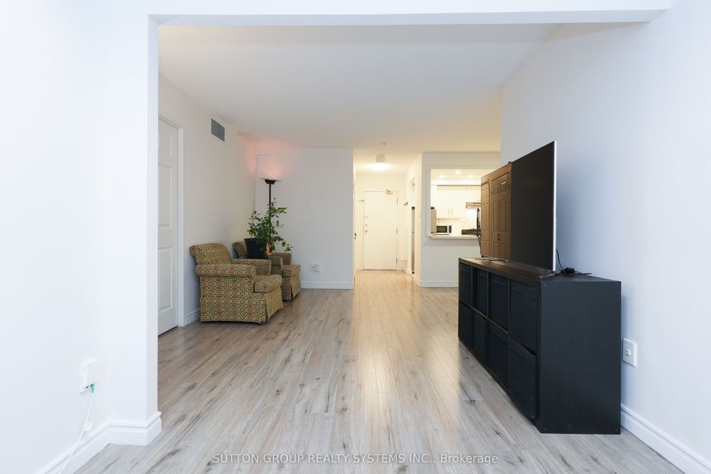 Photo of 285 Enfield Place #512, Mississauga, ON L5B 3Y6 (MLS # W12908264)