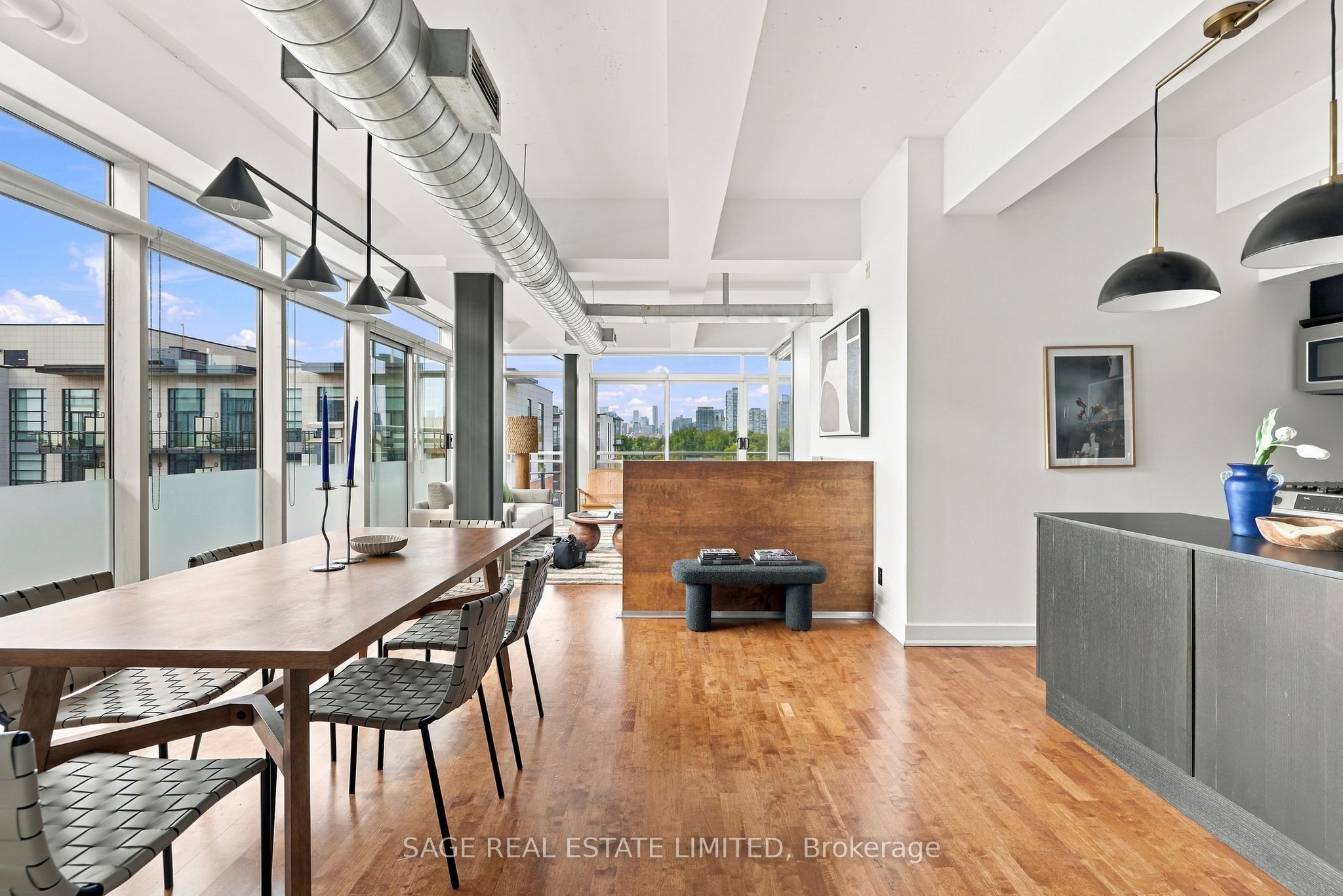 233 Carlaw Avenue 601