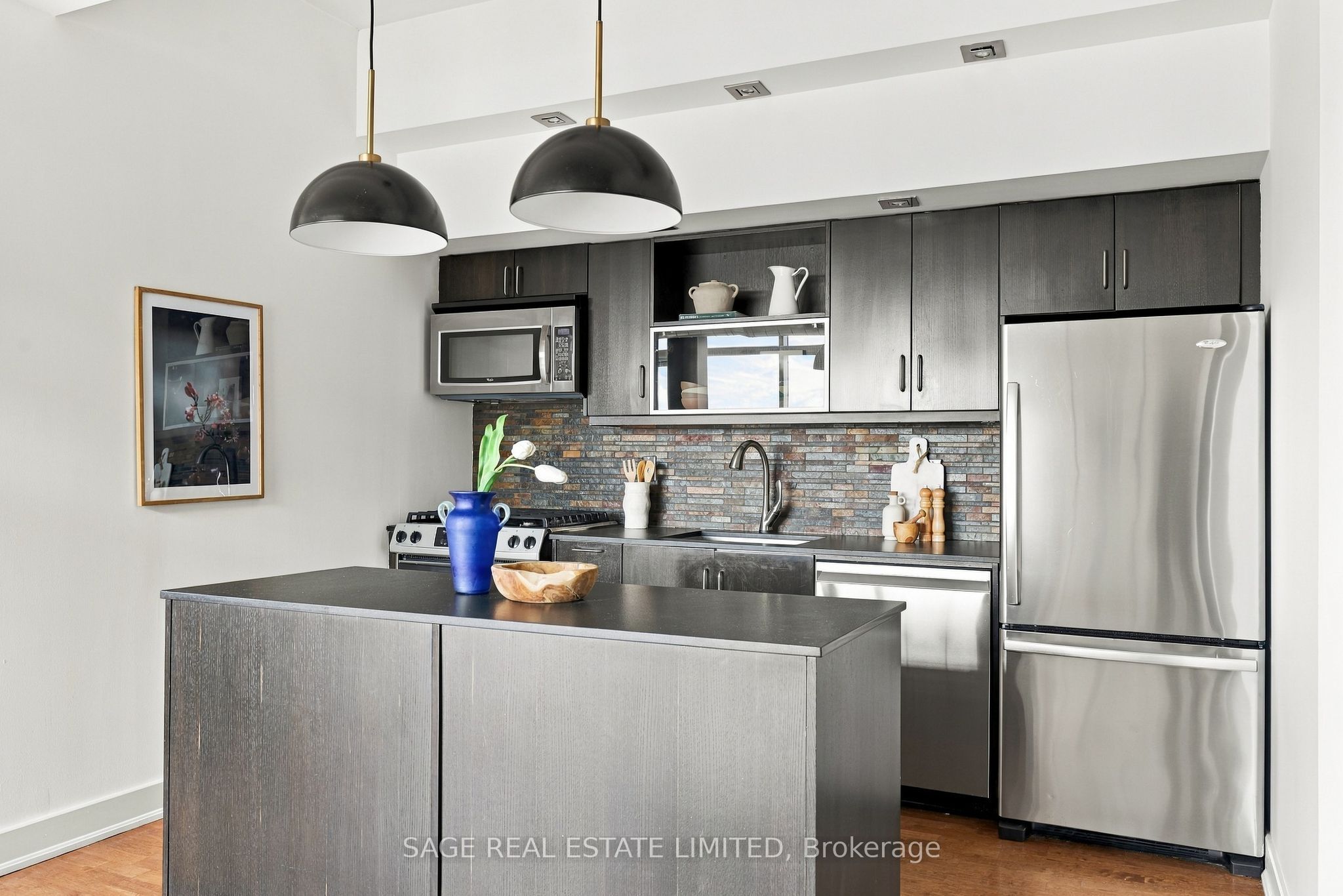 233 Carlaw Avenue 601