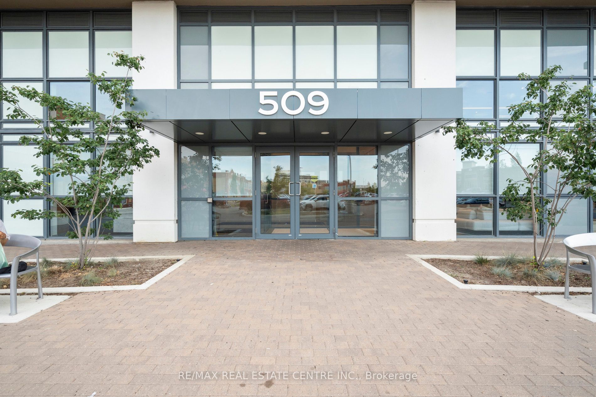 509 Dundas Street 804