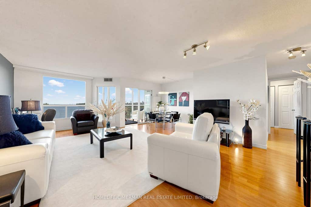 Photo of 5 Concorde Place #3302, Toronto, ON M3C 3M8 (MLS # C13651480)