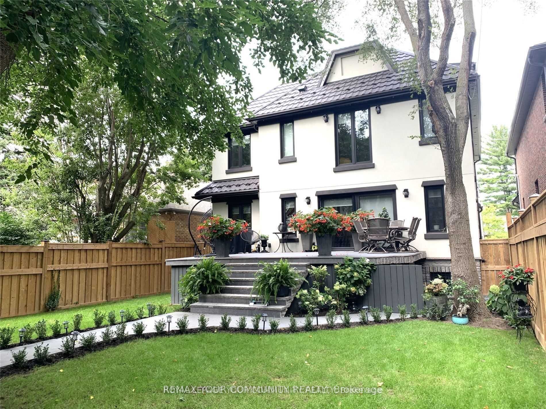 7 Van Dusen Boulevard