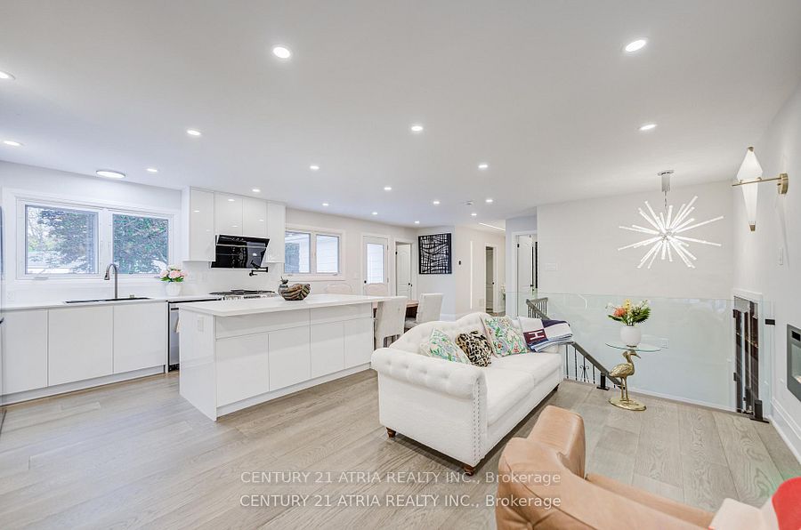 33 Sir Brandiles Place
