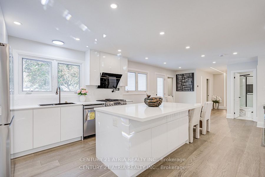 33 Sir Brandiles Place
