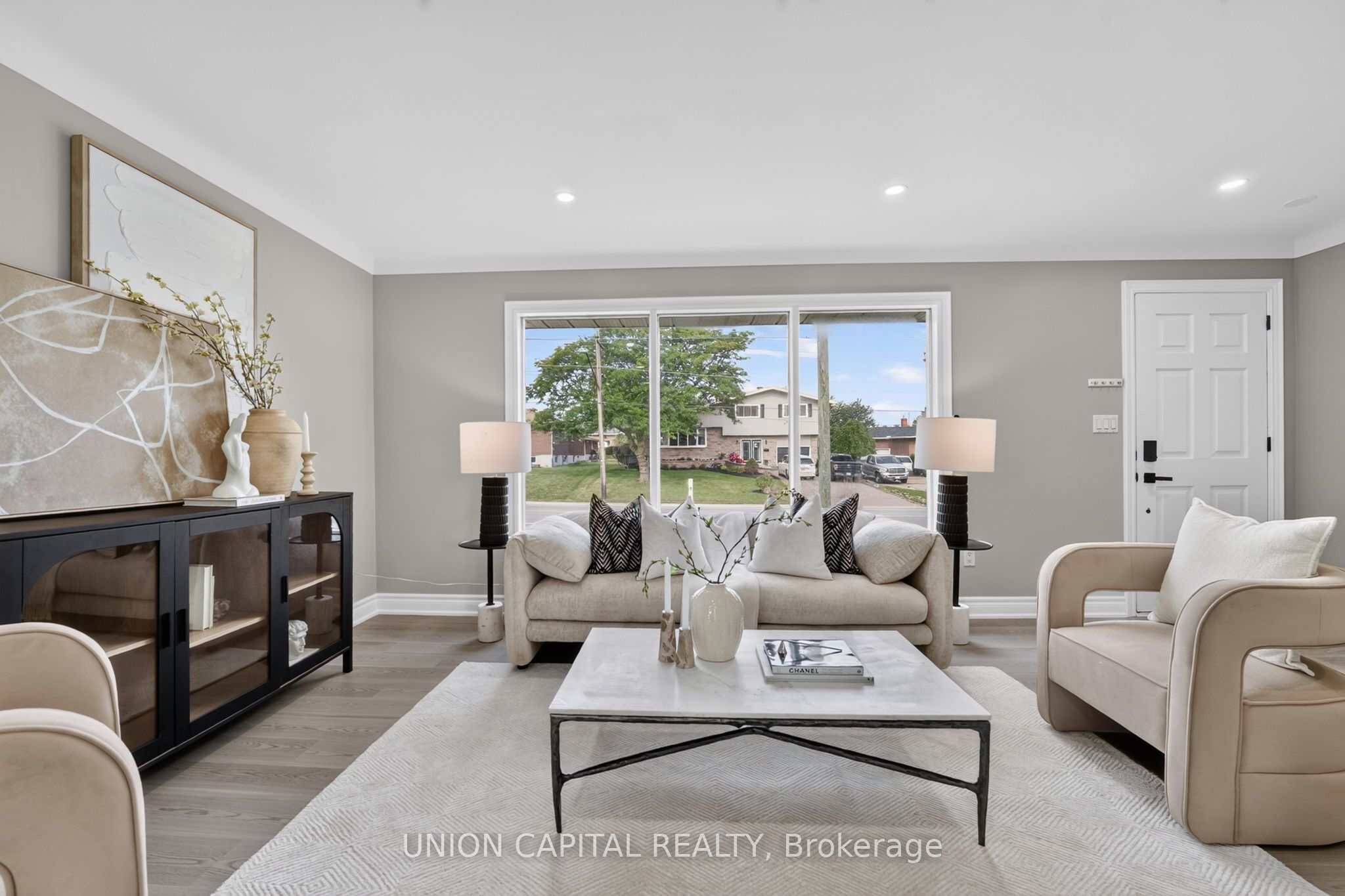 30 Collier Road N