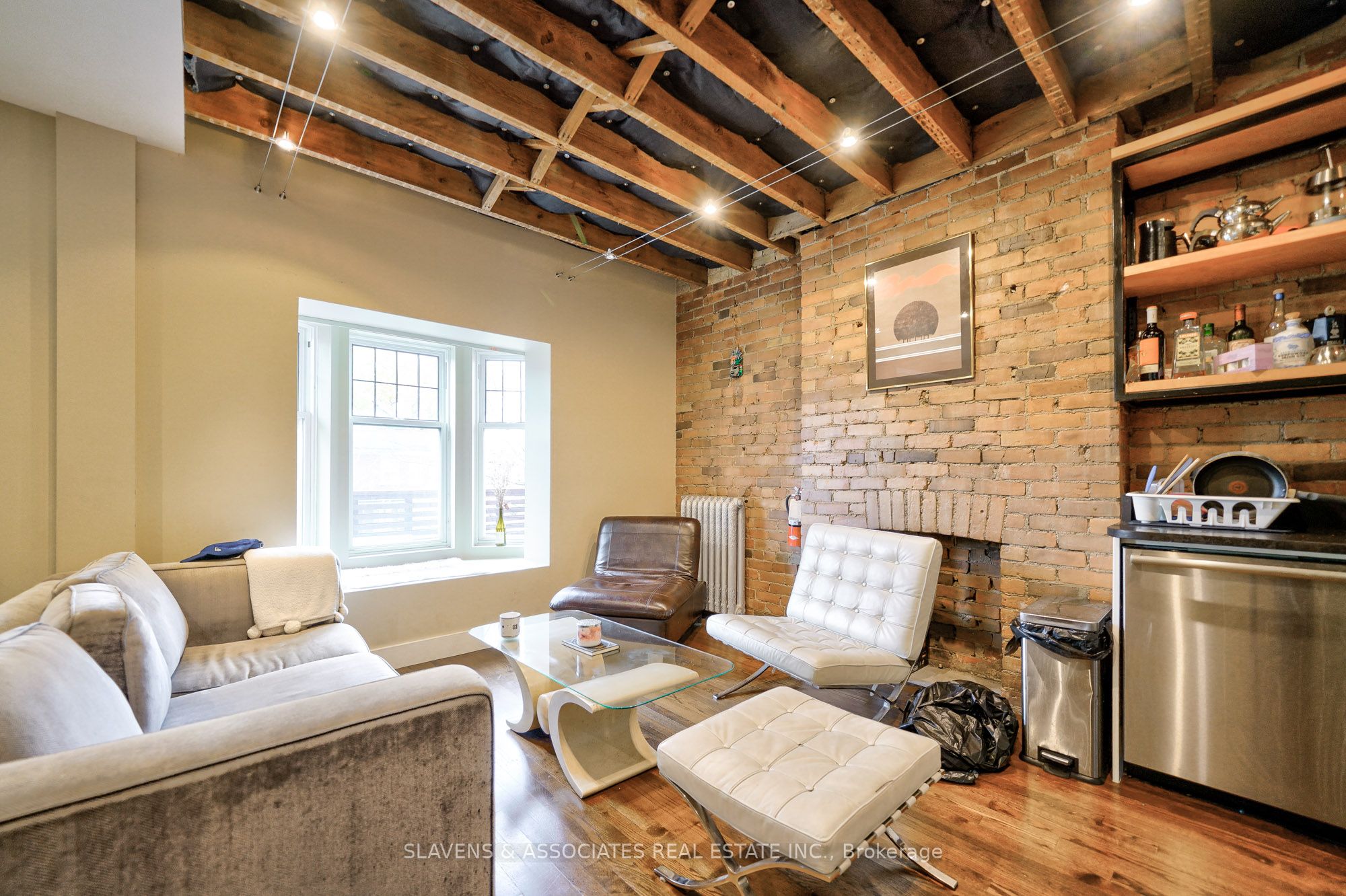 565 Markham Street Upper