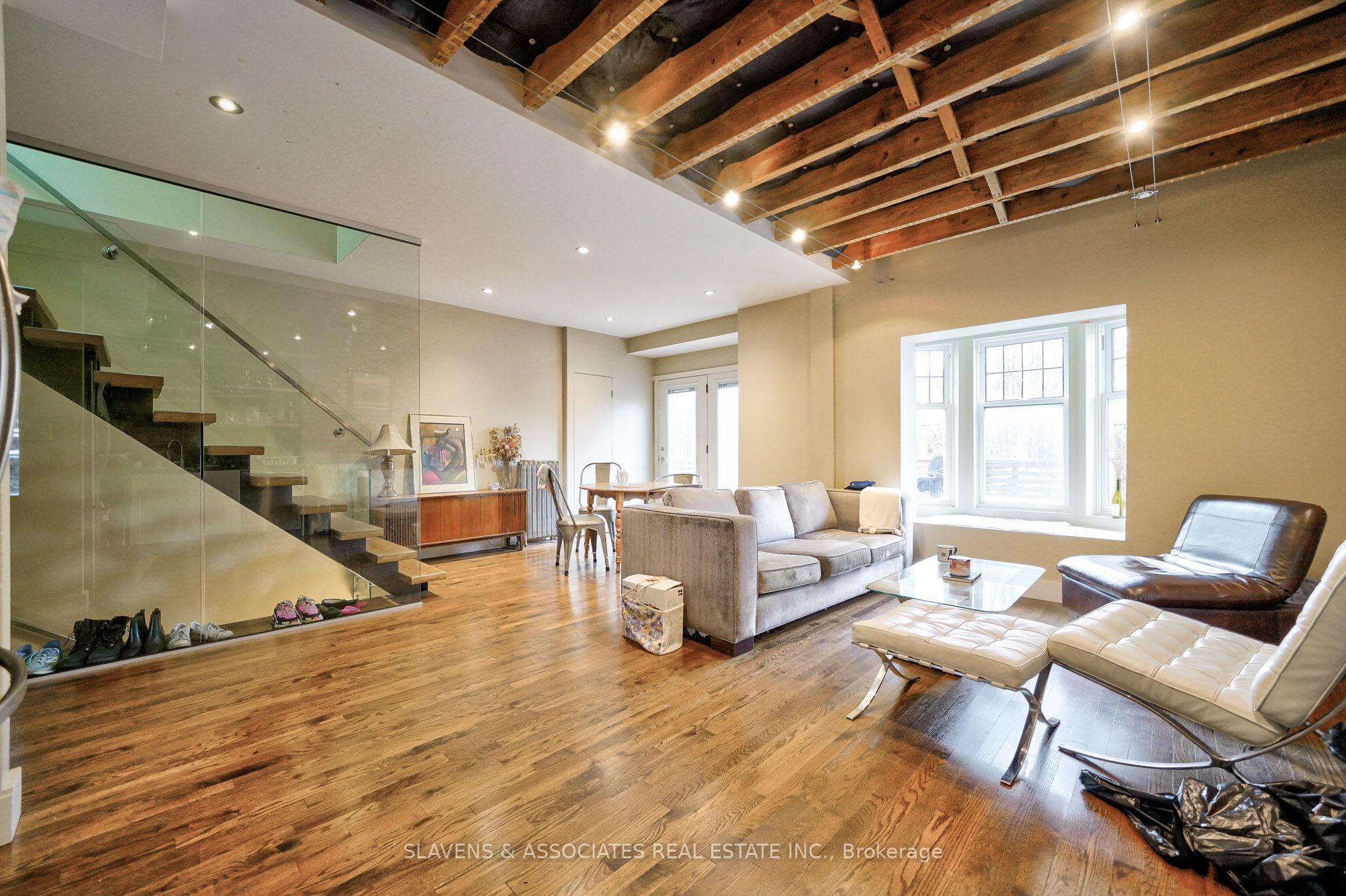 565 Markham Street Upper