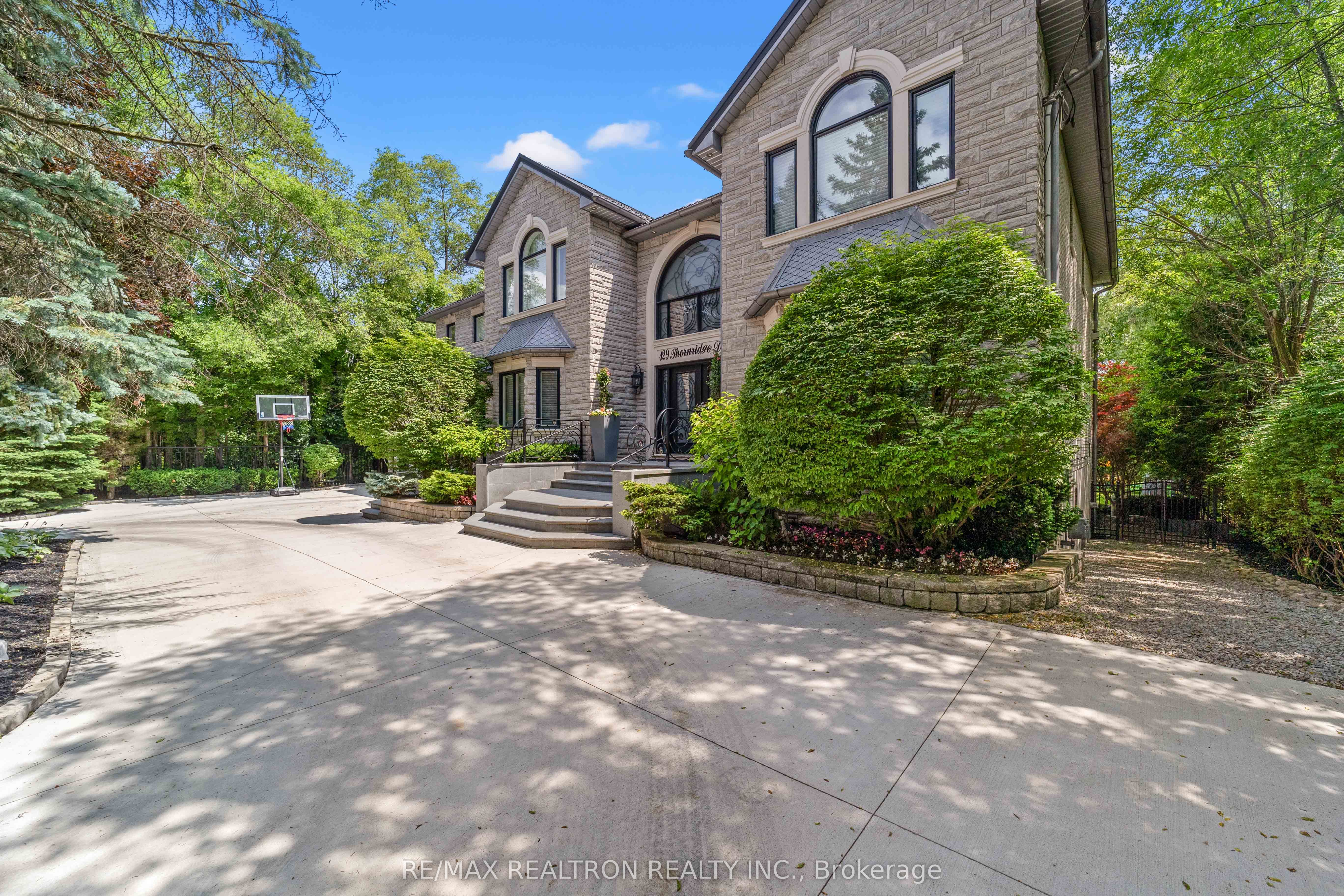 129 Thornridge Drive