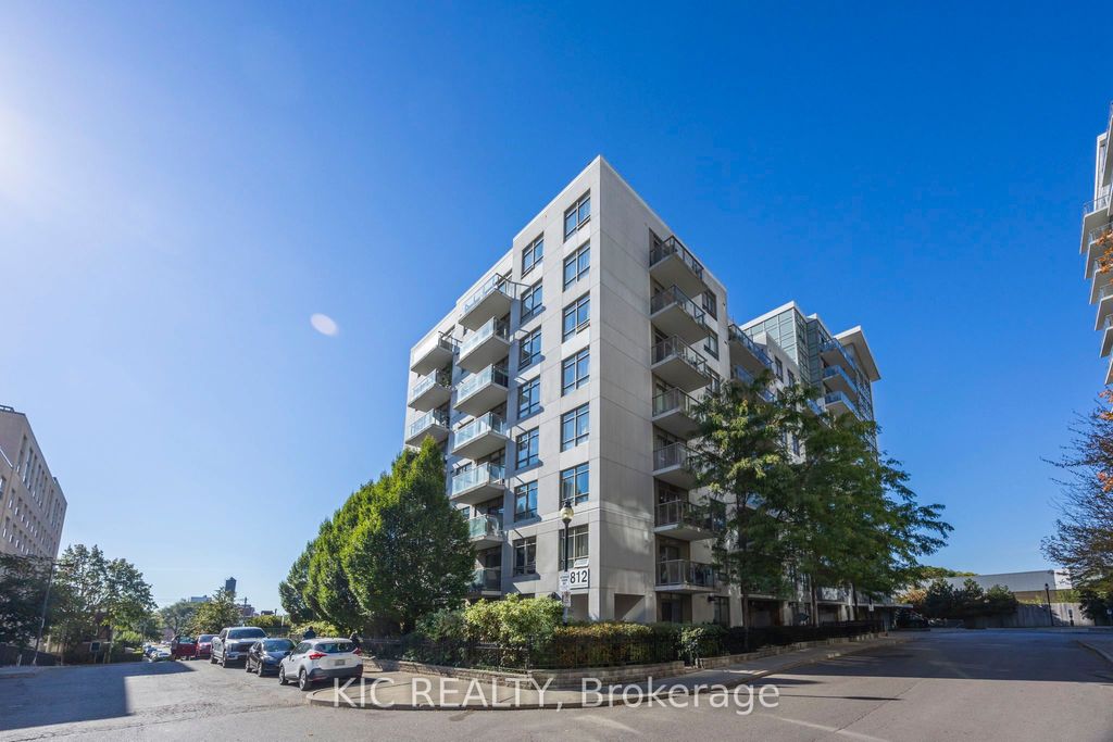 Photo of 812 Lansdowne Avenue #901, Toronto, ON M6H 4K5 (MLS # W12674938)