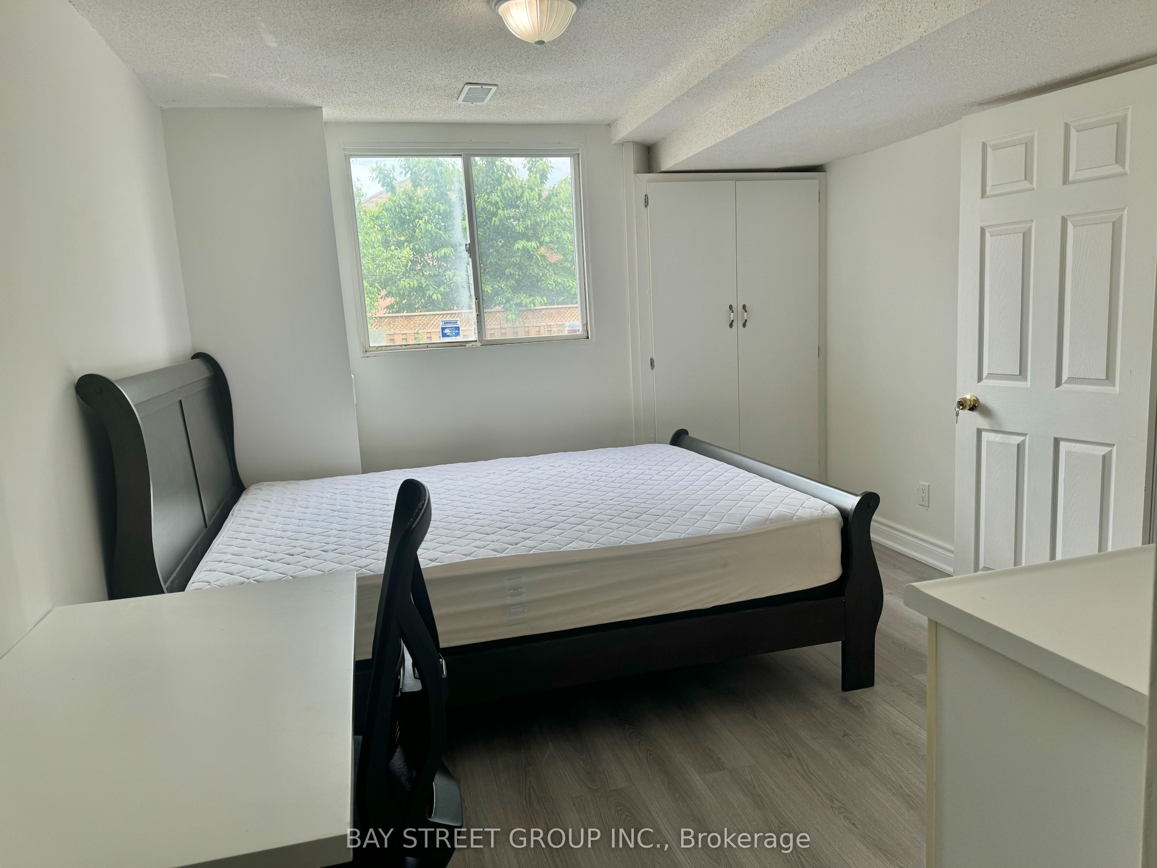 8 Queensgate Court One Bedroom In Basement