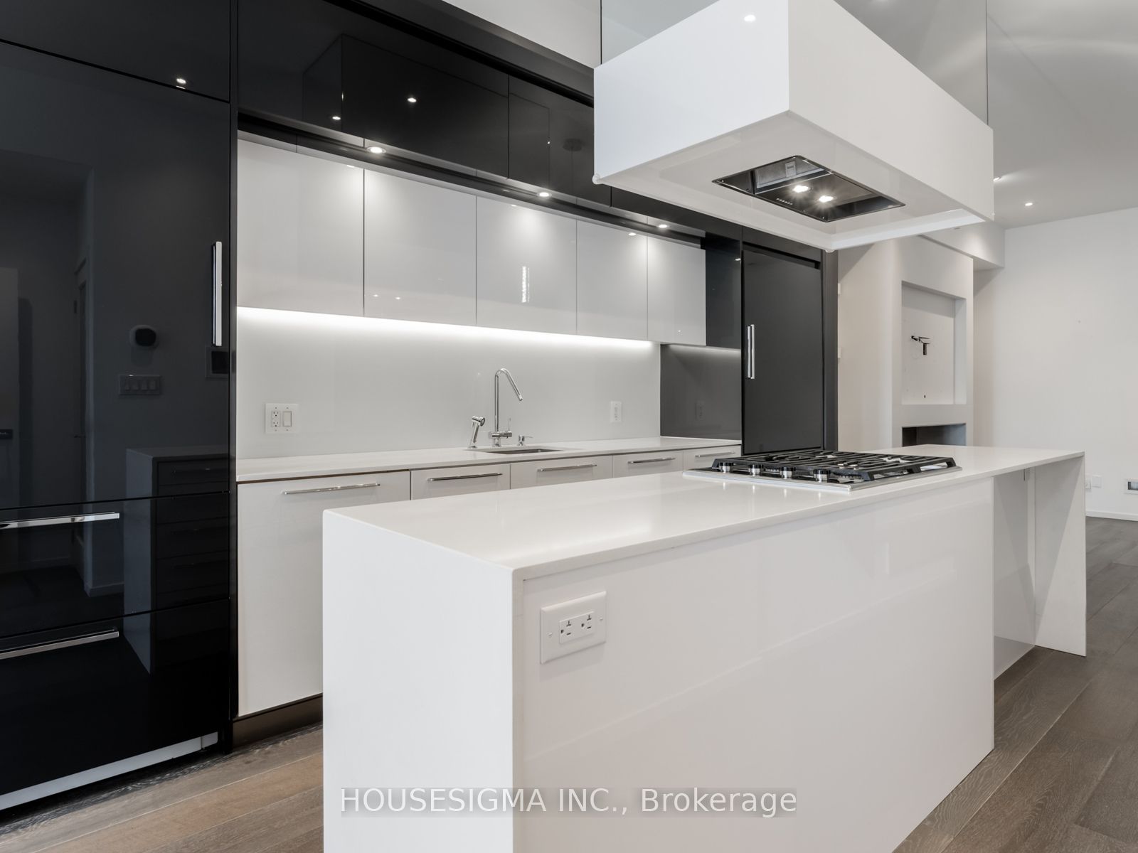 850 Richmond Street W 15