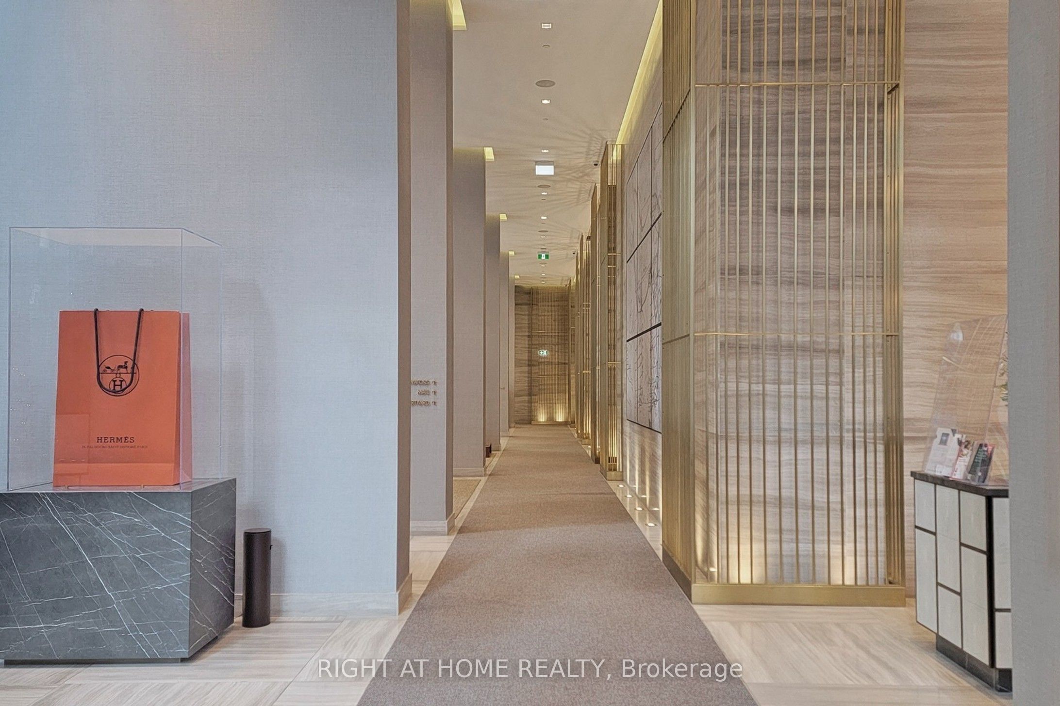 50 Charles Street E 3906