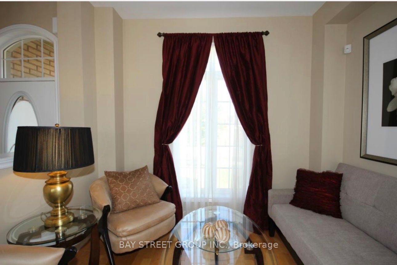 3364 Hayhurst Crescent