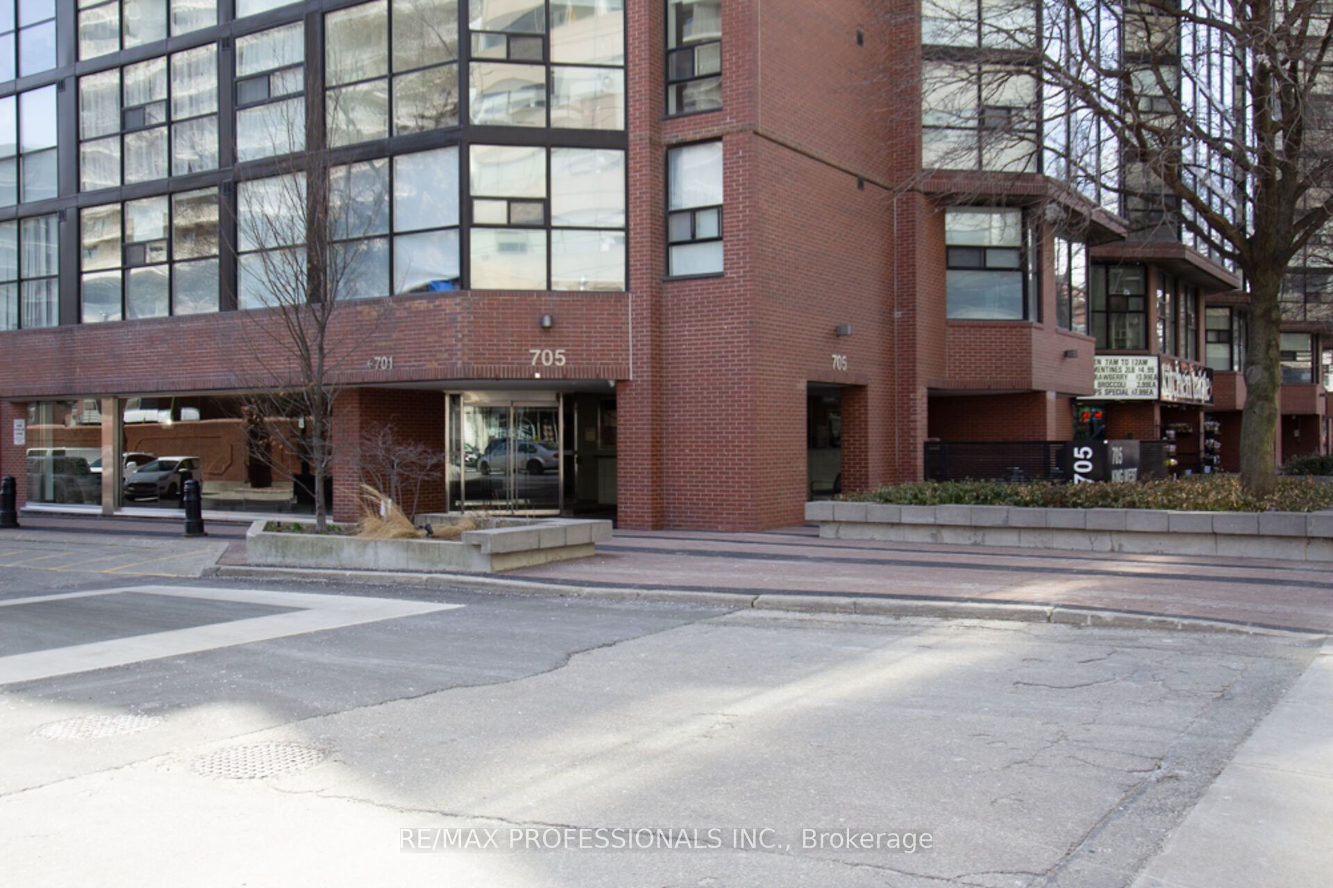 705 King Street W 405