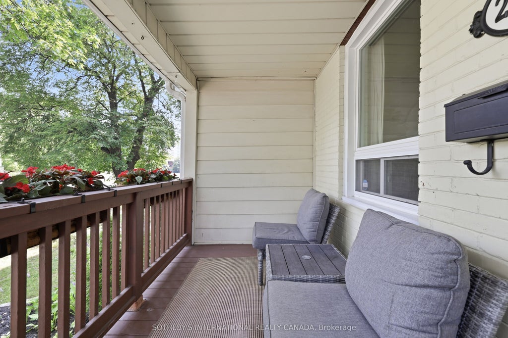 Photo of 213 Oakcrest Avenue, Toronto, ON M4C 1B8 (MLS # E13636584)