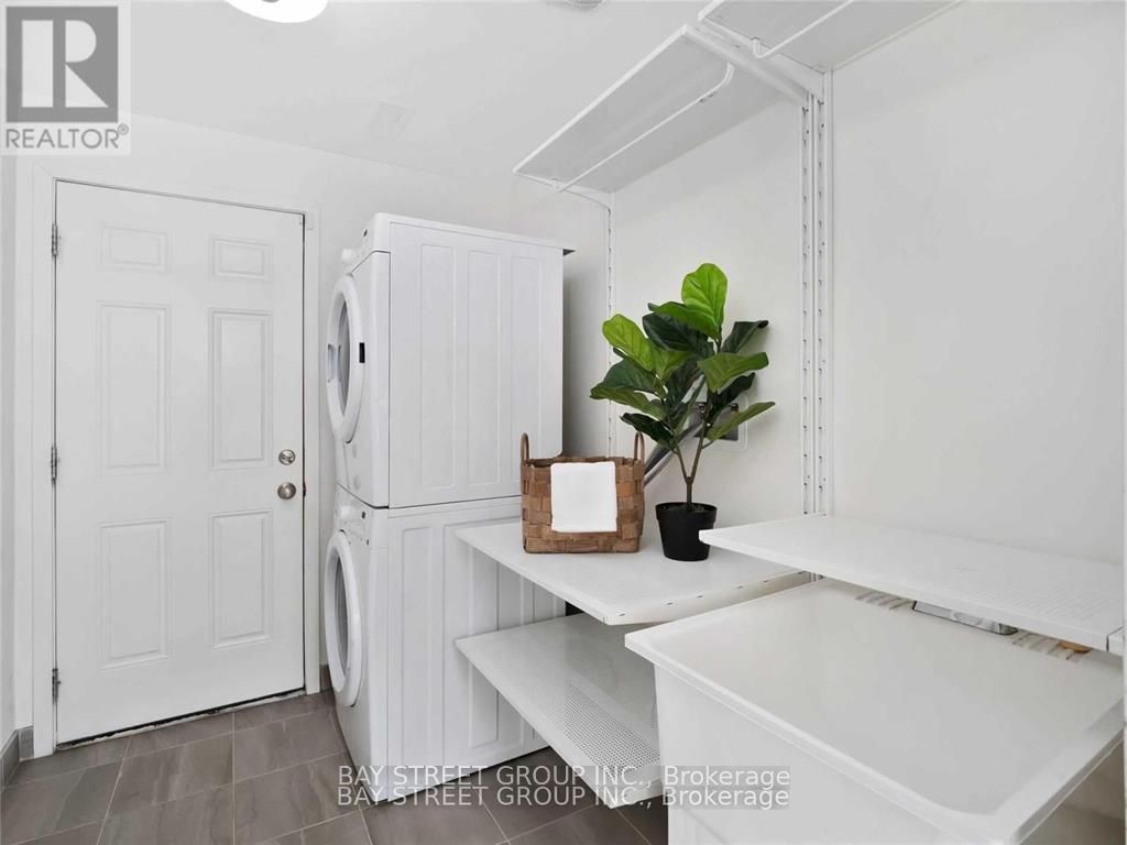 3186 Mintwood Circle