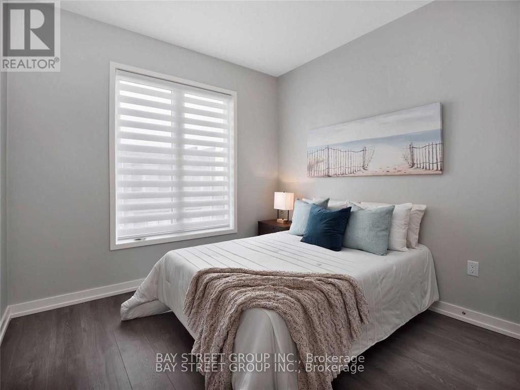 3186 Mintwood Circle