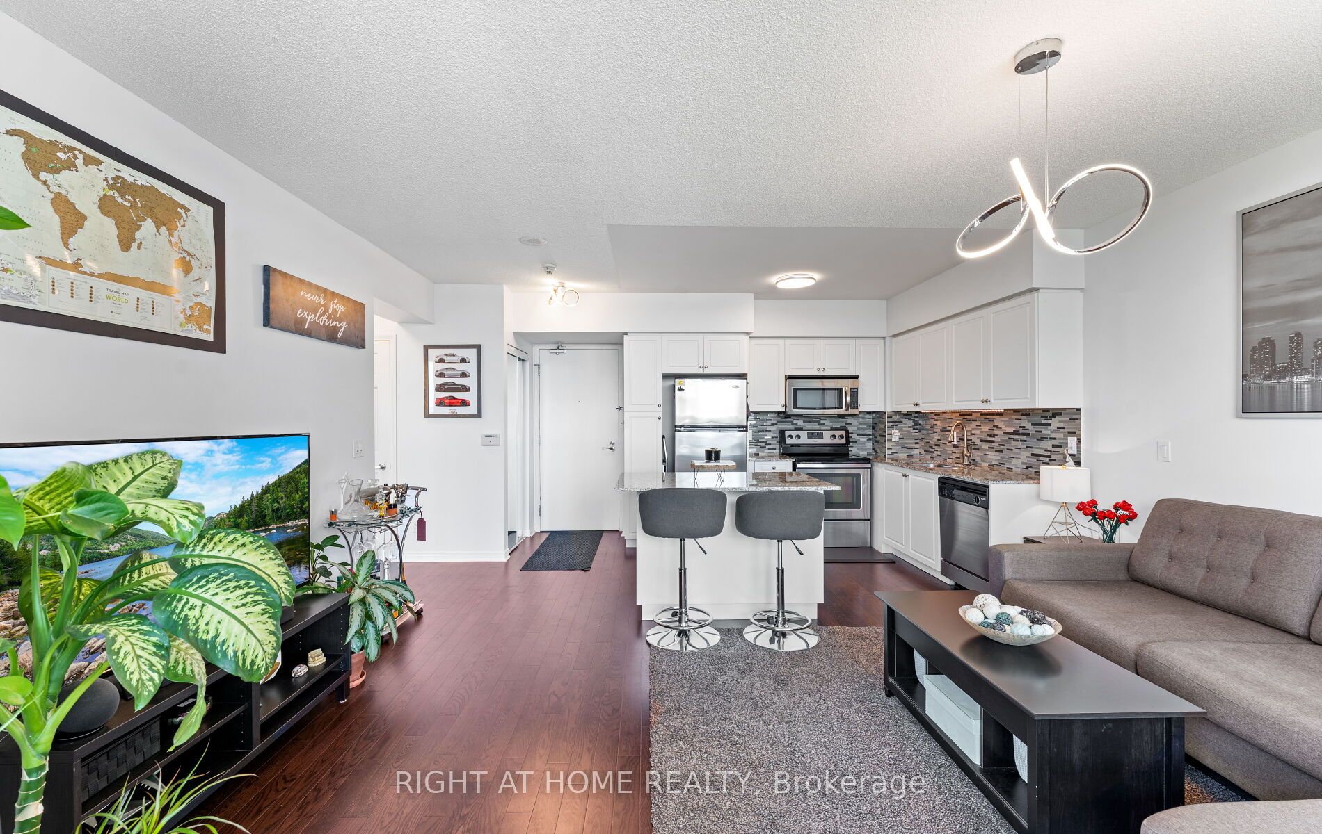 2230 Lake Shore Boulevard W 803