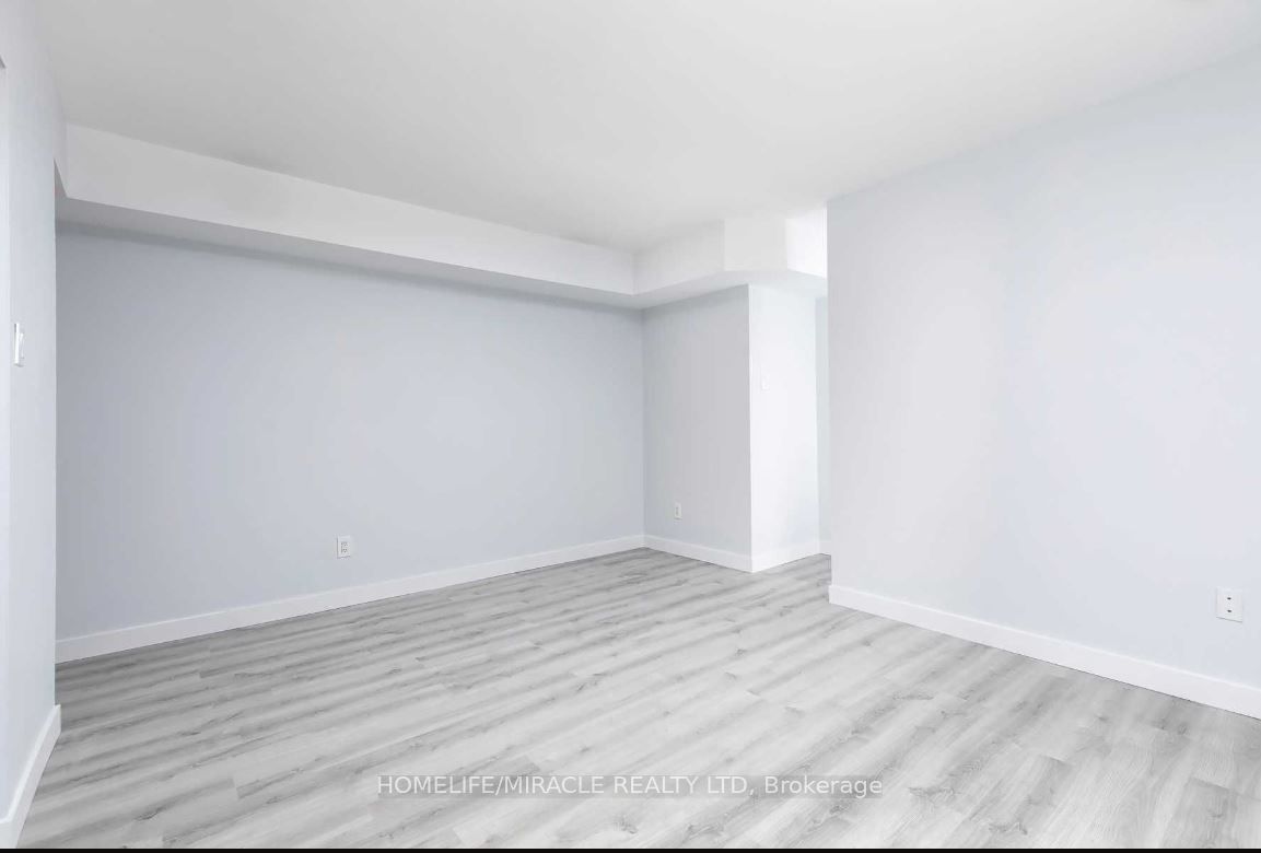 2401 Lakeshore Boulevard W 2