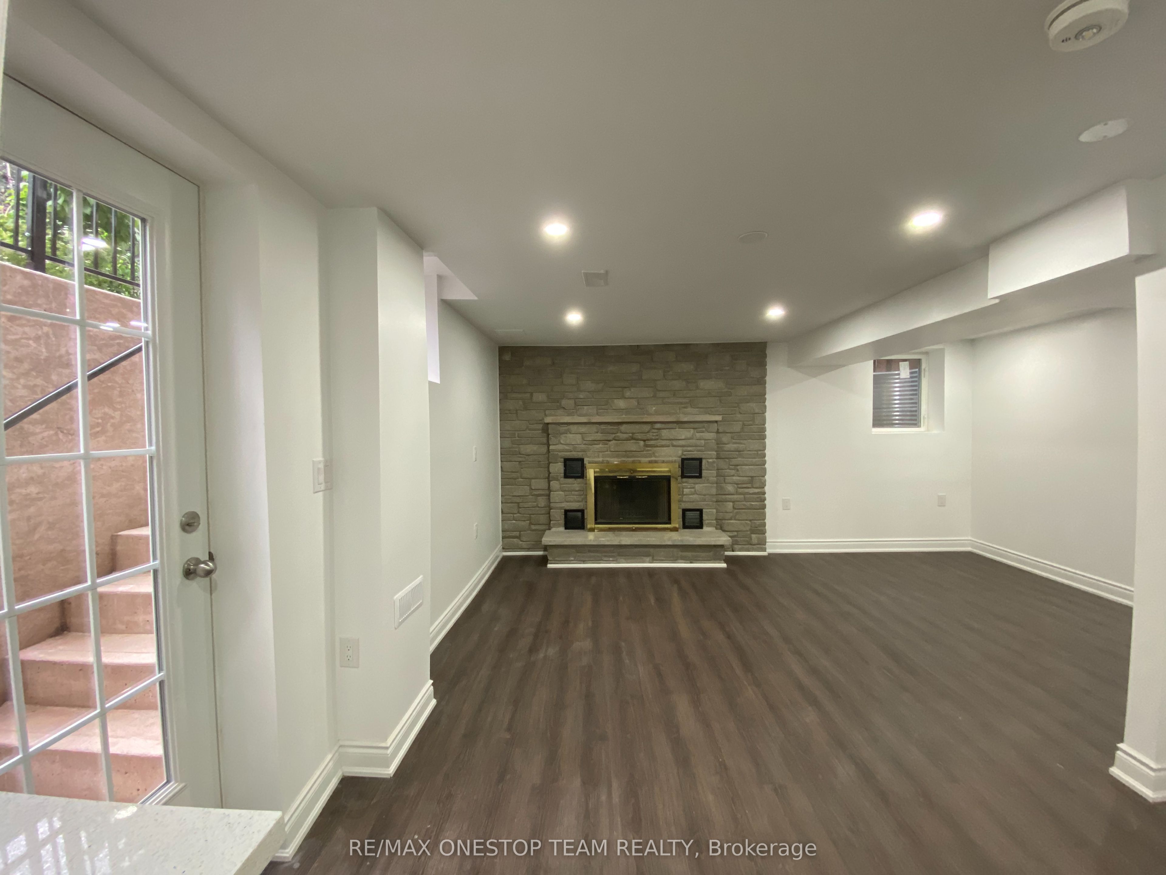 1410 Winterbourne Drive Lower