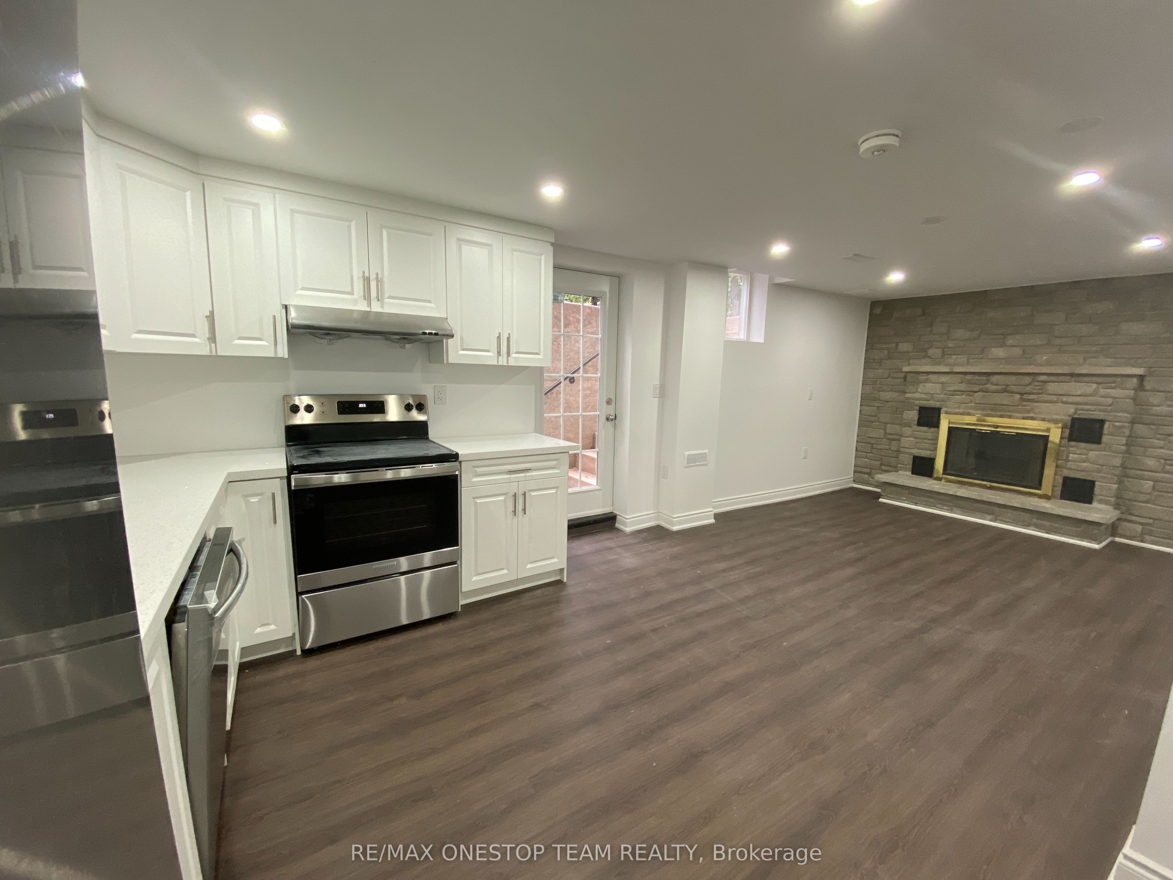 1410 Winterbourne Drive Lower