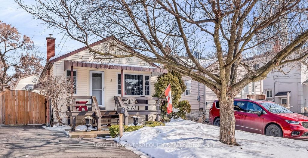 Photo of 5 Acorn Avenue, Toronto, ON M9B 3P7 (MLS # W12800808)