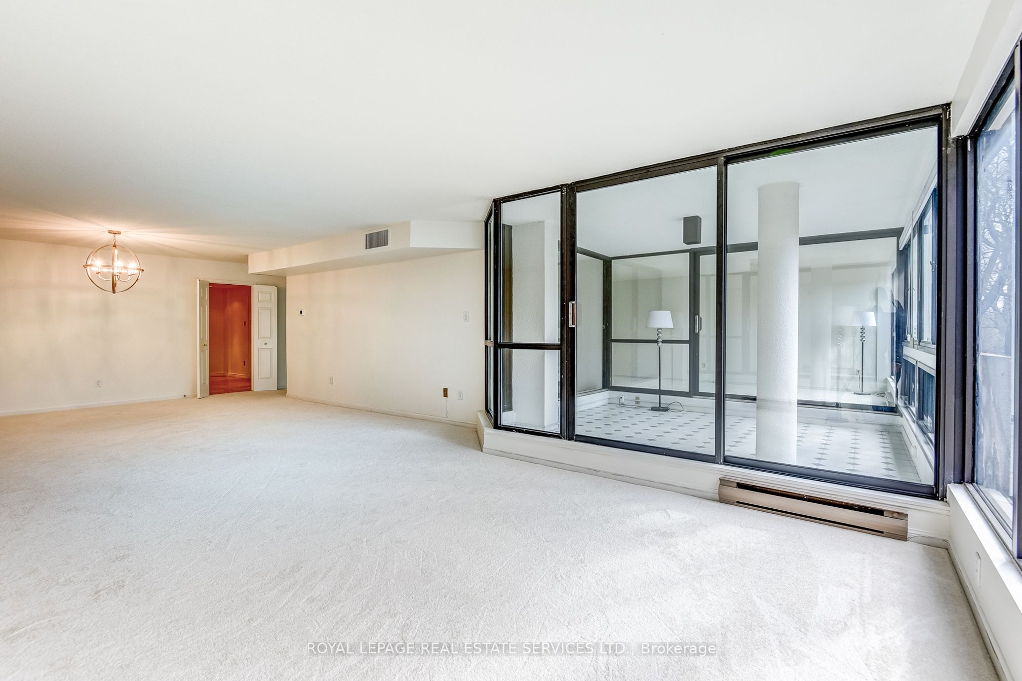 2545 Bloor Street W 303