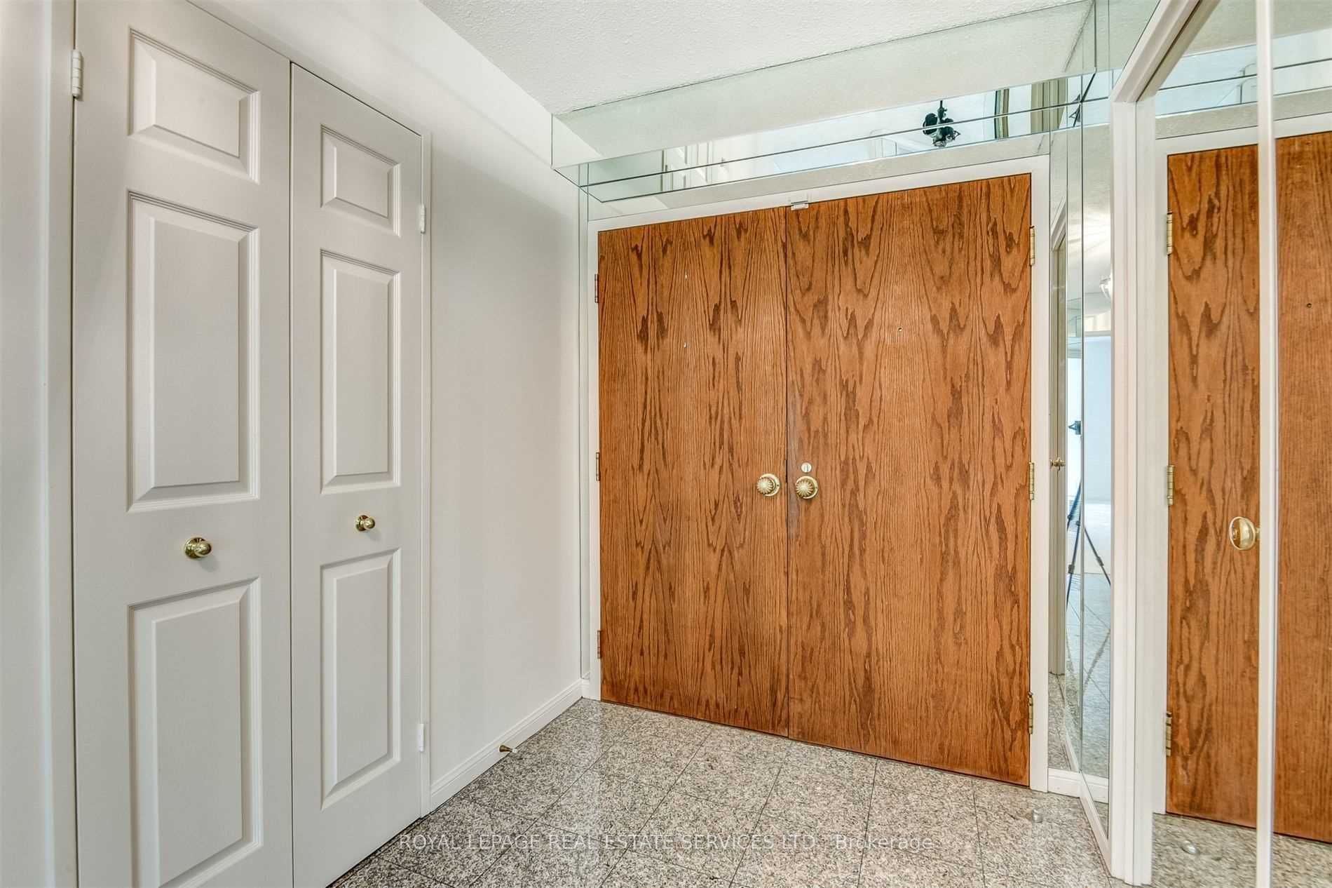 2545 Bloor Street W 303