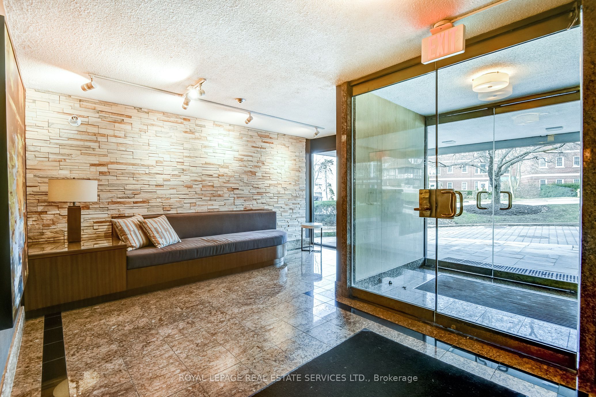 2545 Bloor Street W 303