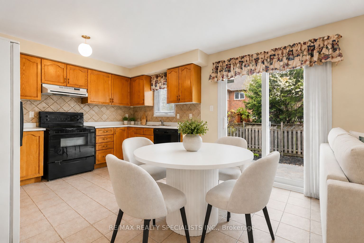 3804 Periwinkle Crescent