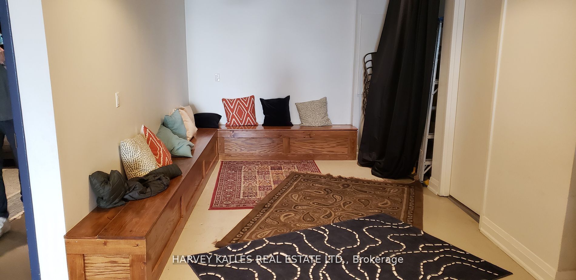 225 Wellesley Street E 11 A and B