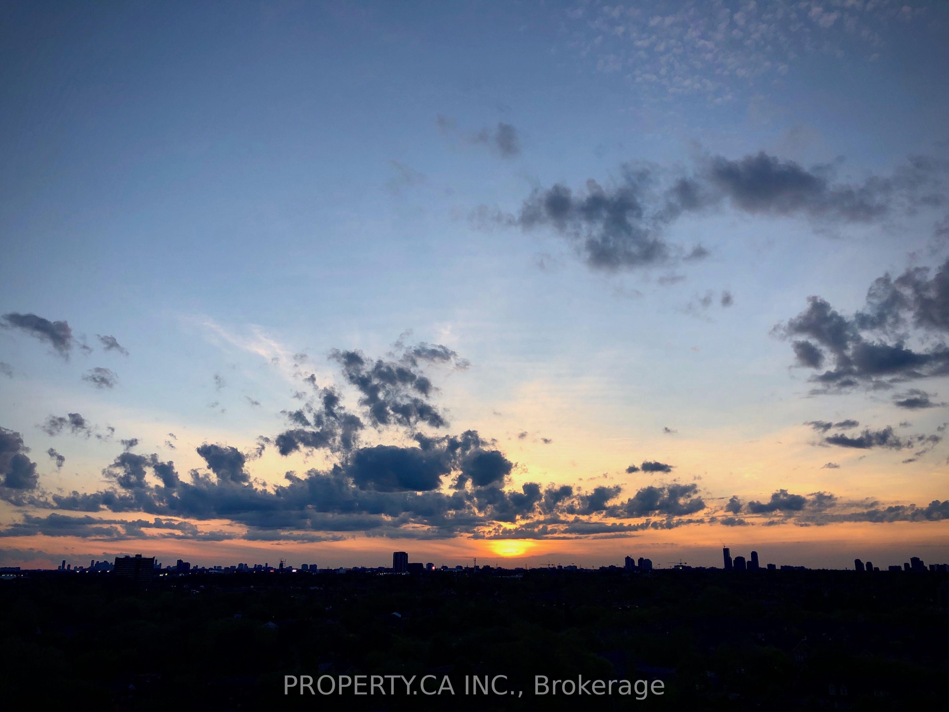 2269 Lake Shore Boulevard W 1701
