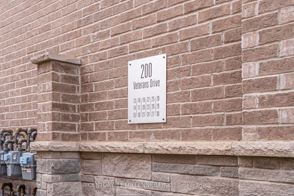Photo of 200 Veterans Drive #30, Brampton, ON L7A 4S6 (MLS # W13078384)
