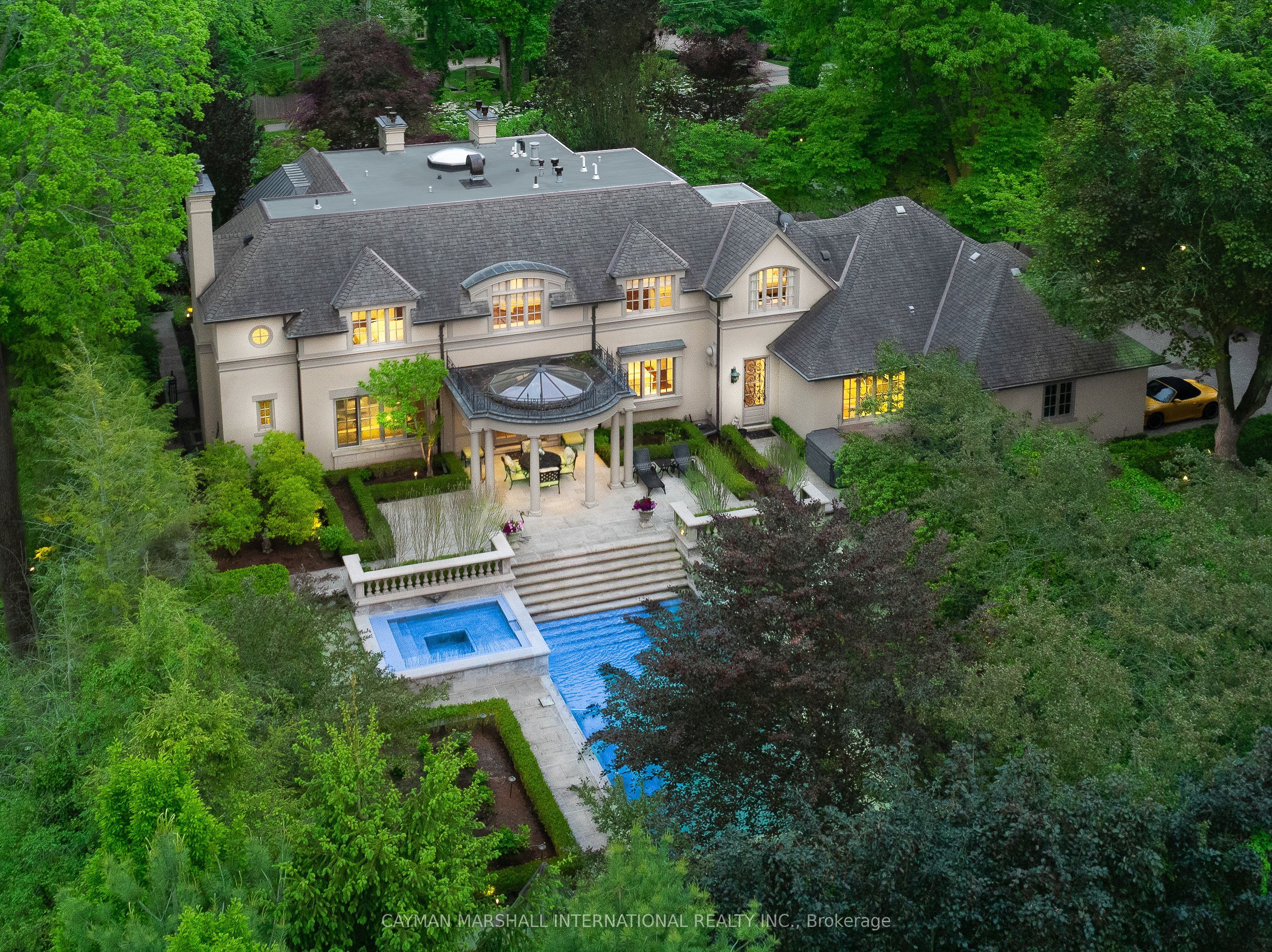 1021 Lakeshore Road E