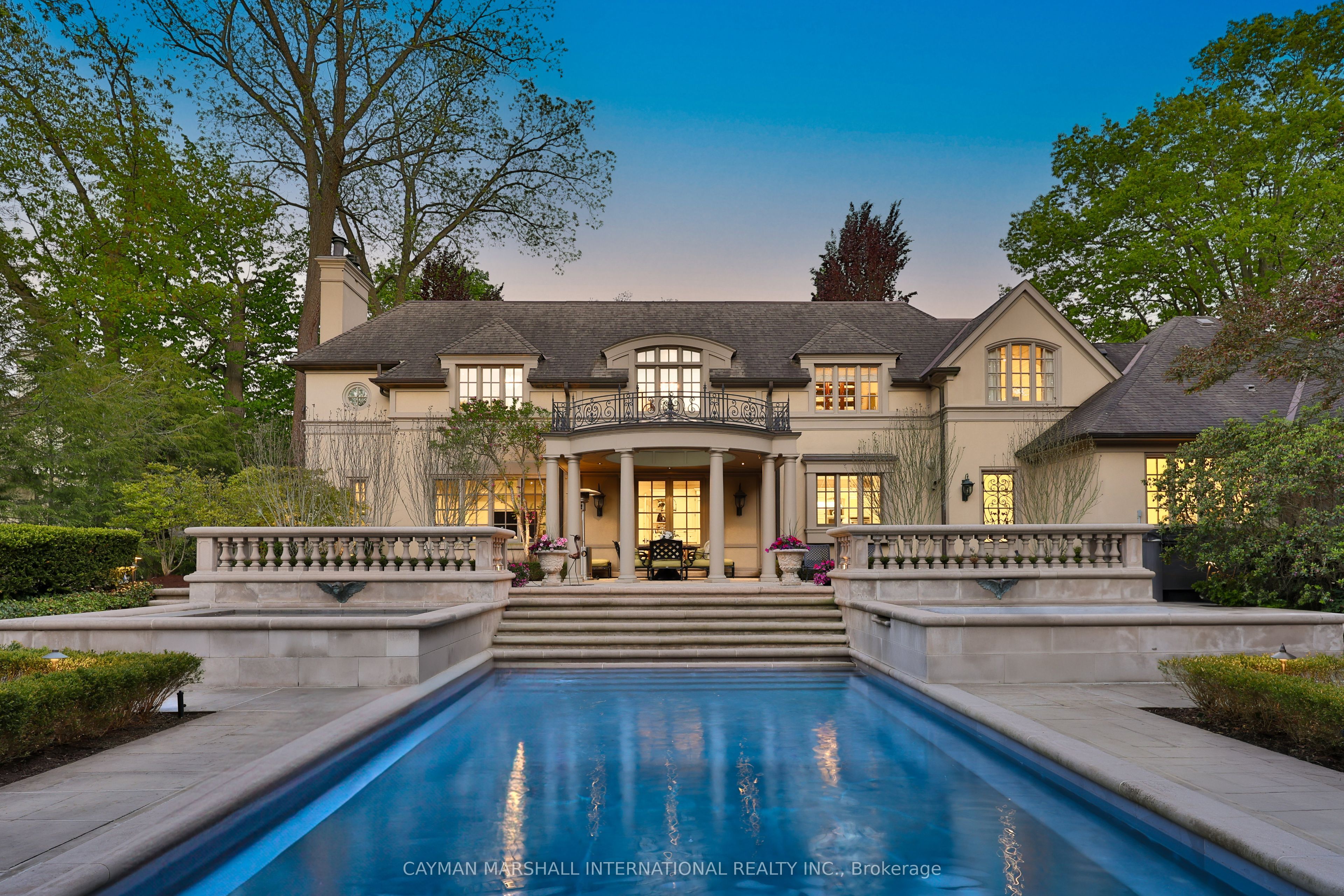 1021 Lakeshore Road E