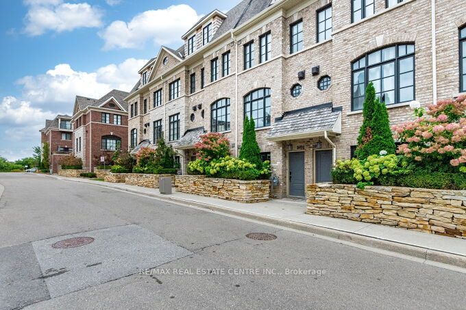 2034 Queensborough Gate